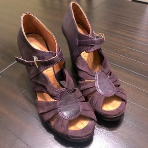 CHIE MAHARA SIZE 37.5 (7.5) soft suede grape/plum open toe high heel